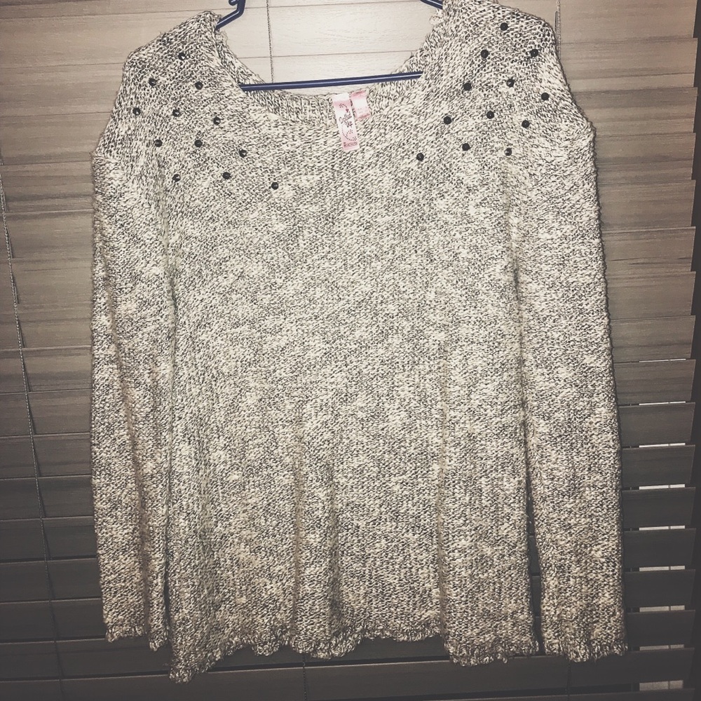 Grey sweater